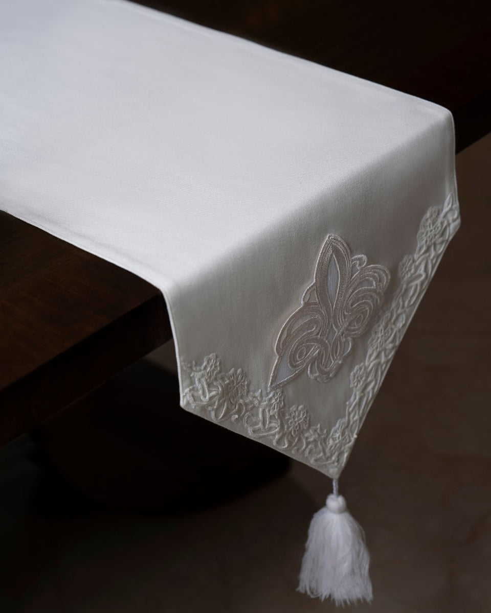 Vienna Lace Runner